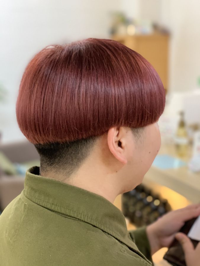 ヘアスタイル ピンクパープル刈り上げショートボブ Cygne Hair Make Plume Spa 沖縄県 沖縄市 うるま市のヘアサロン 美容室の検索 予約はナチュラルビューティ