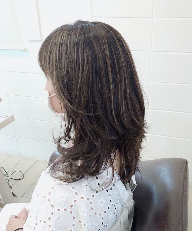 ヘアスタイル レイヤーイヤリングカラー Cygne Hair Make Plume Spa 沖縄県 沖縄市 うるま市のヘアサロン 美容室の検索 予約はナチュラルビューティ