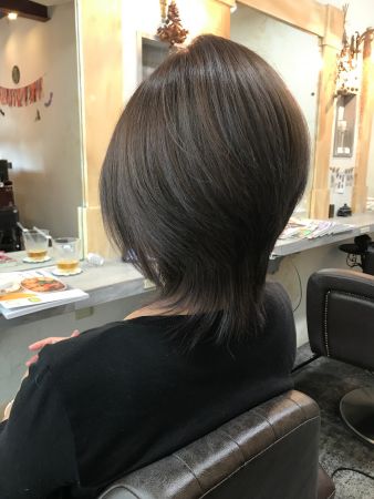 ヘアスタイル ウルフカット ホイルアッシュグレージュ Buona Onda Hair Este 沖縄県 豊見城 糸満のヘアサロン 美容室 の検索 予約はナチュラルビューティ